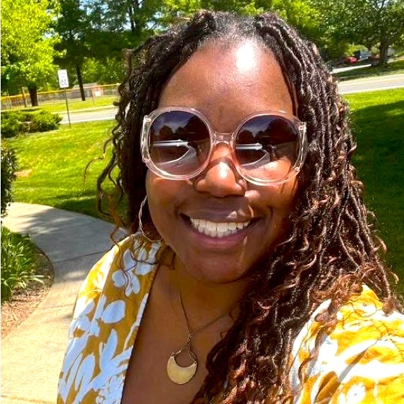 Meet your Posher, Tonya - Picture 1 of 1